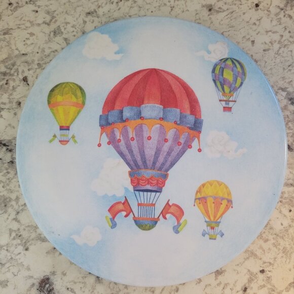 Decorative Hot Air Balloon-Themed Round Wall Plate - Picture 1 of 4